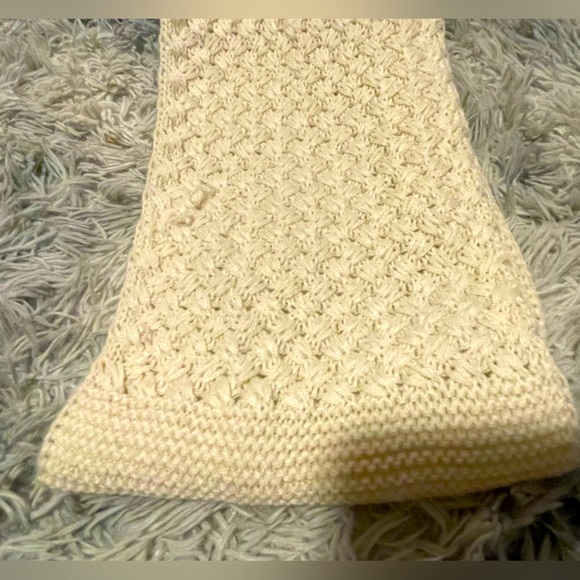 Ivory knitted enclosed scarf - Picture 5 of 9